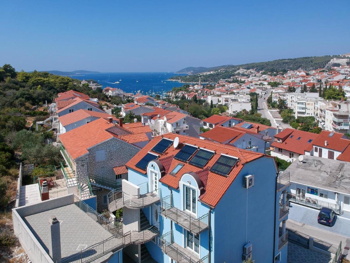 Apartments Matkovic Hvar Town Exterior photo