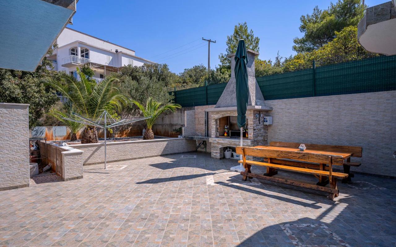 Apartments Matkovic Hvar Town Exterior photo