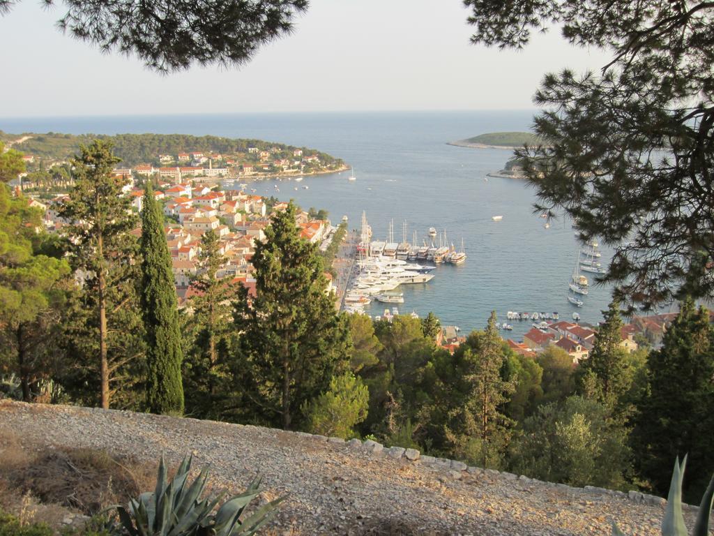 Apartments Matkovic Hvar Town Exterior photo
