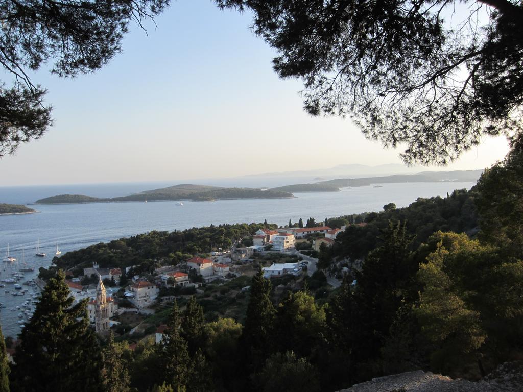 Apartments Matkovic Hvar Town Exterior photo